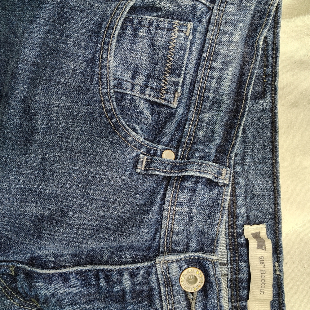 Levi's 515 Bootcut Dark Wash Women's Jeans Sz 8 29×32 - Picture 4 of 5